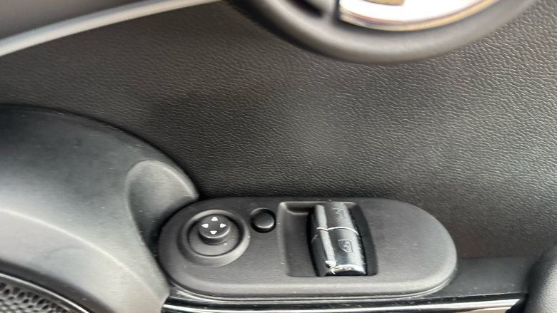 MINI Hatchback 2.0 Cooper S Exclusive 3dr Petrol Hatchback